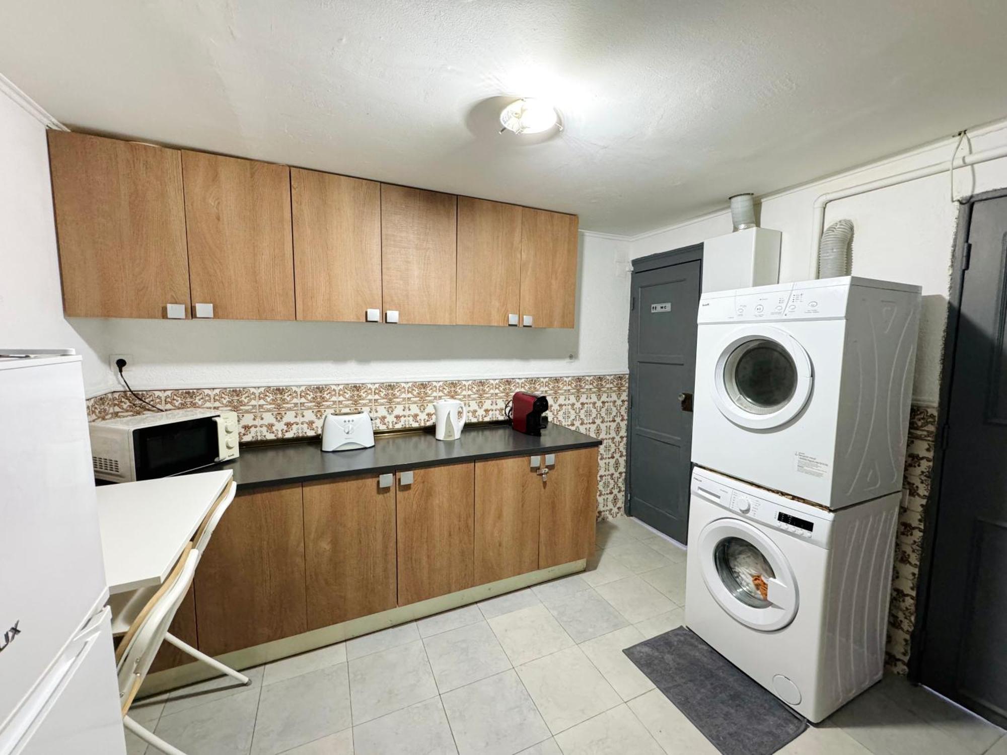 Cost Alameda Guest house
